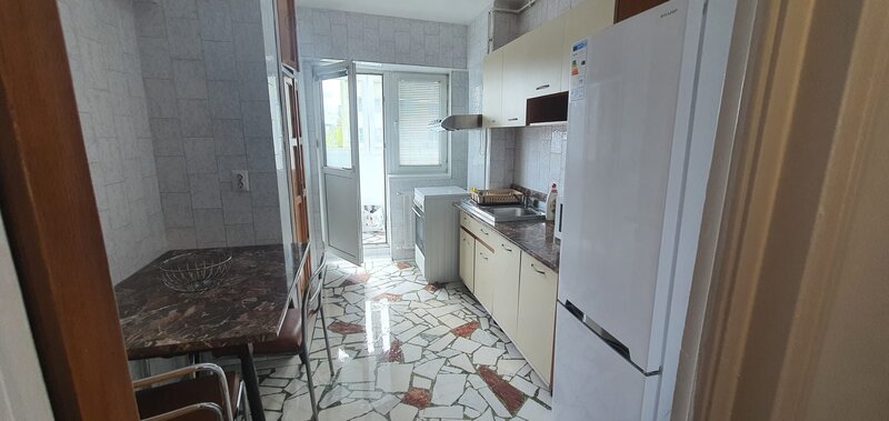 Titulescu, Piata Victoriei,